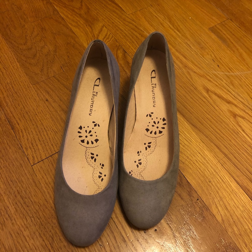 Worn once - Chinese Laundry lights grey Heels